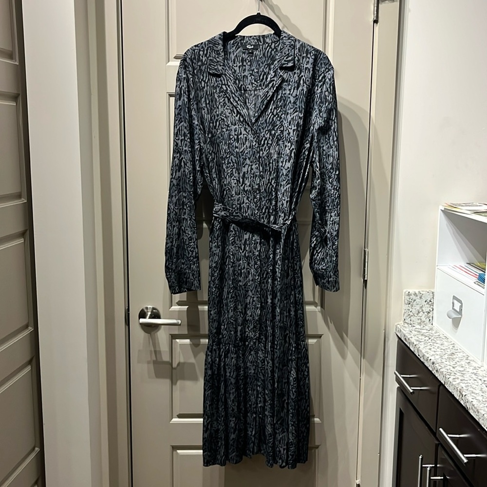 Rails long sleeve button up dress with tie belt, black and gray.